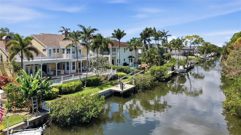 833 Marco Drive NE St Petersburg FL 33702