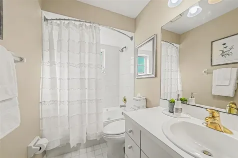 833 Marco Drive NE St Petersburg FL 33702