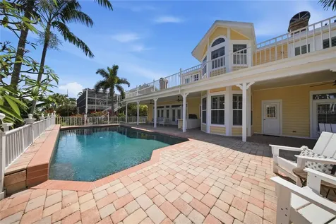 833 Marco Drive NE St Petersburg FL 33702