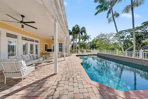 833 Marco Drive NE St Petersburg FL 33702