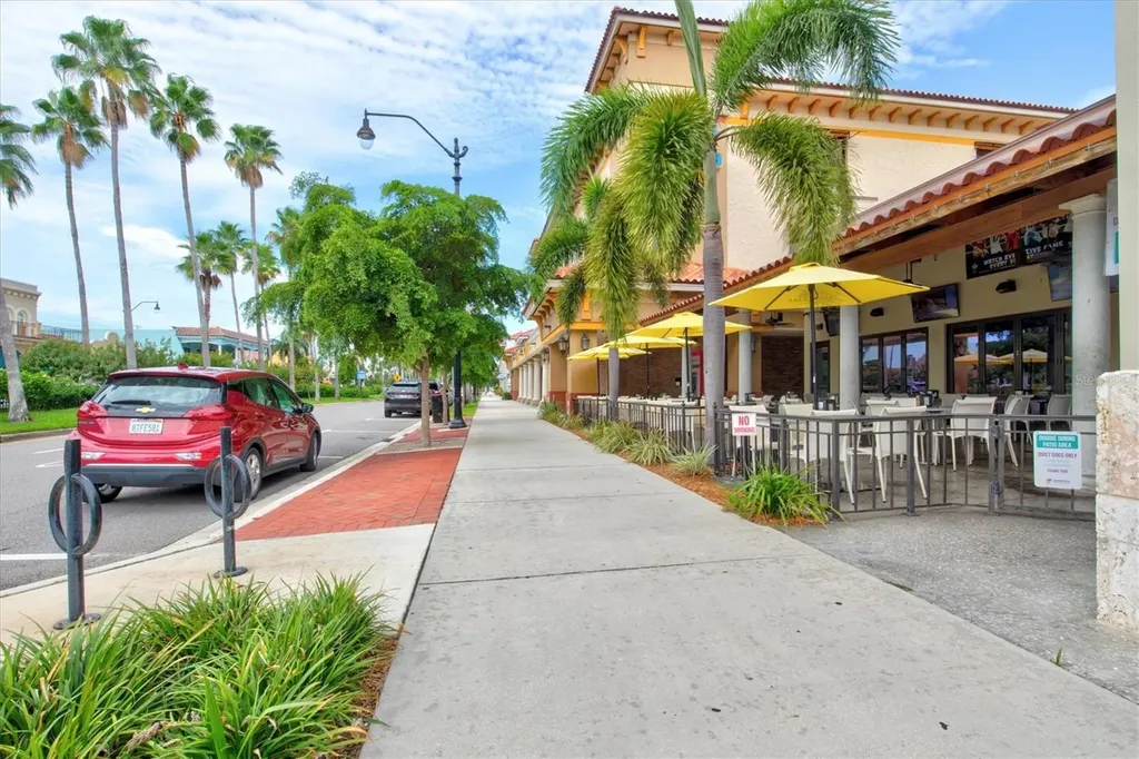 437 Cerromar Lane Venice FL 34293