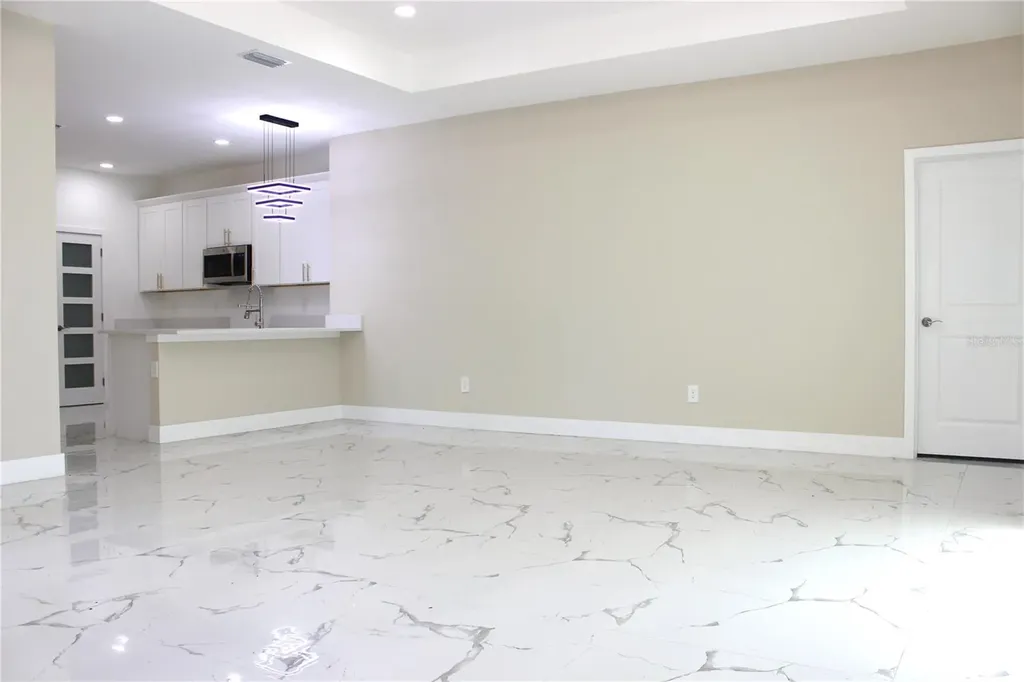 9304 N 18th Street Tampa FL 33612