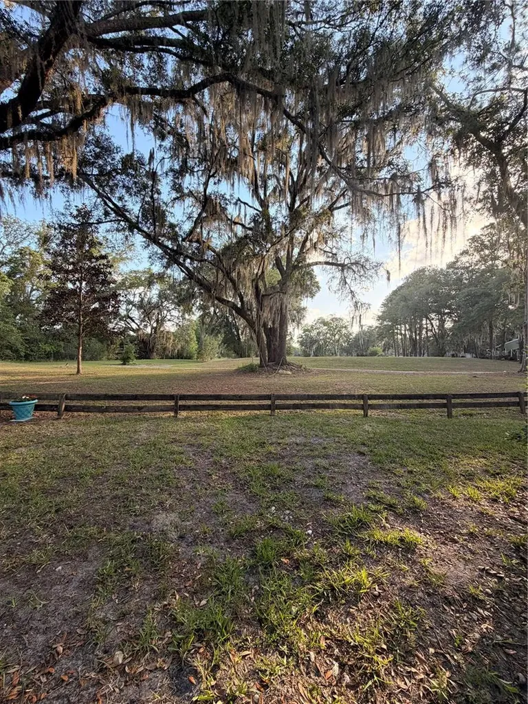 824 NW 124th Drive Newberry FL 32669