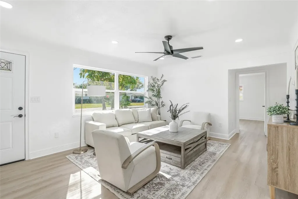 4720 Mohegan Road St Petersburg FL 33708