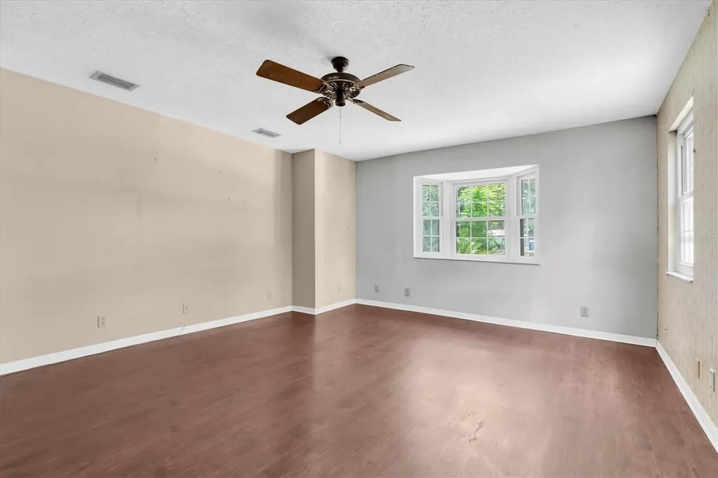 10422 N Woodmere Road Tampa FL 33617