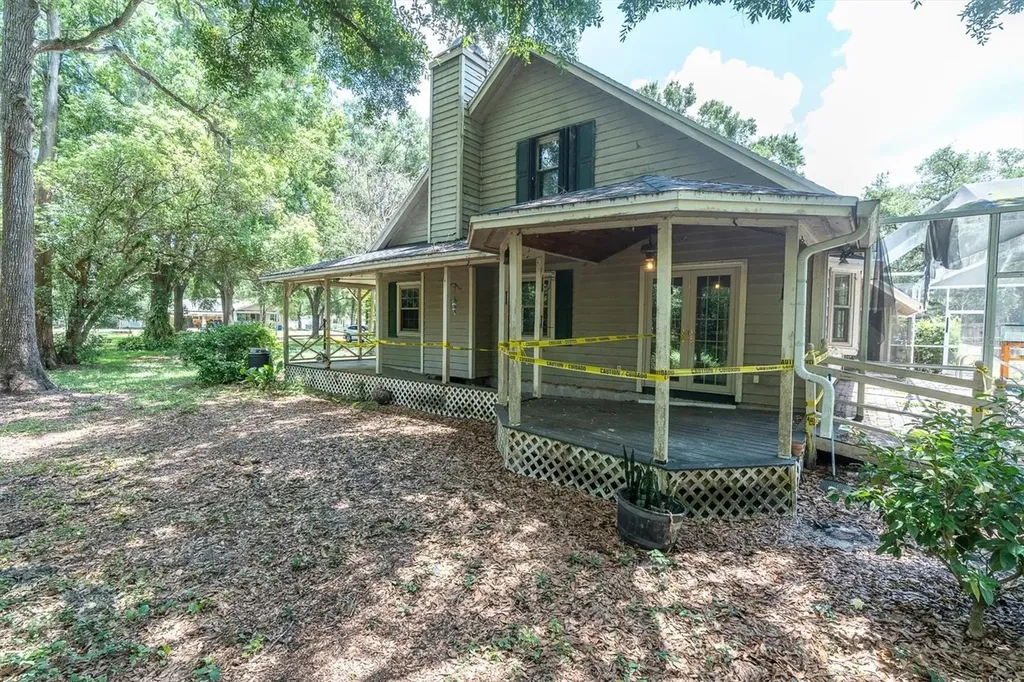 10422 N Woodmere Road Tampa FL 33617