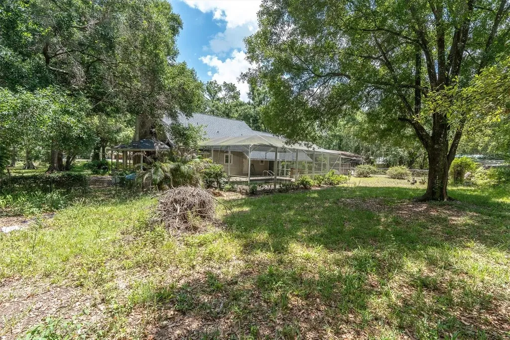 10422 N Woodmere Road Tampa FL 33617