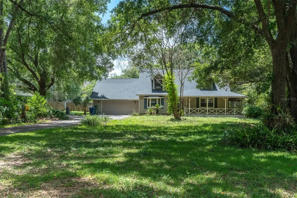 10422 N Woodmere Road Tampa FL 33617