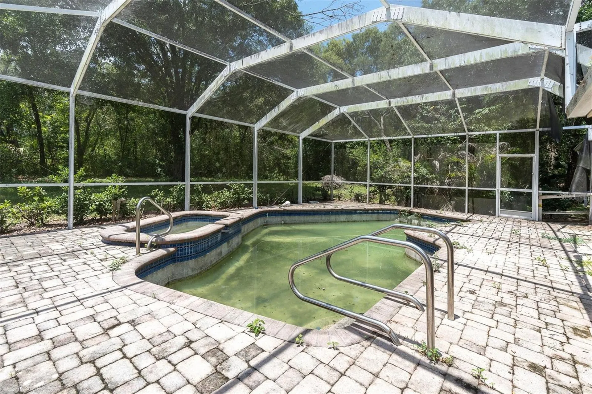 10422 N Woodmere Road Tampa FL 33617
