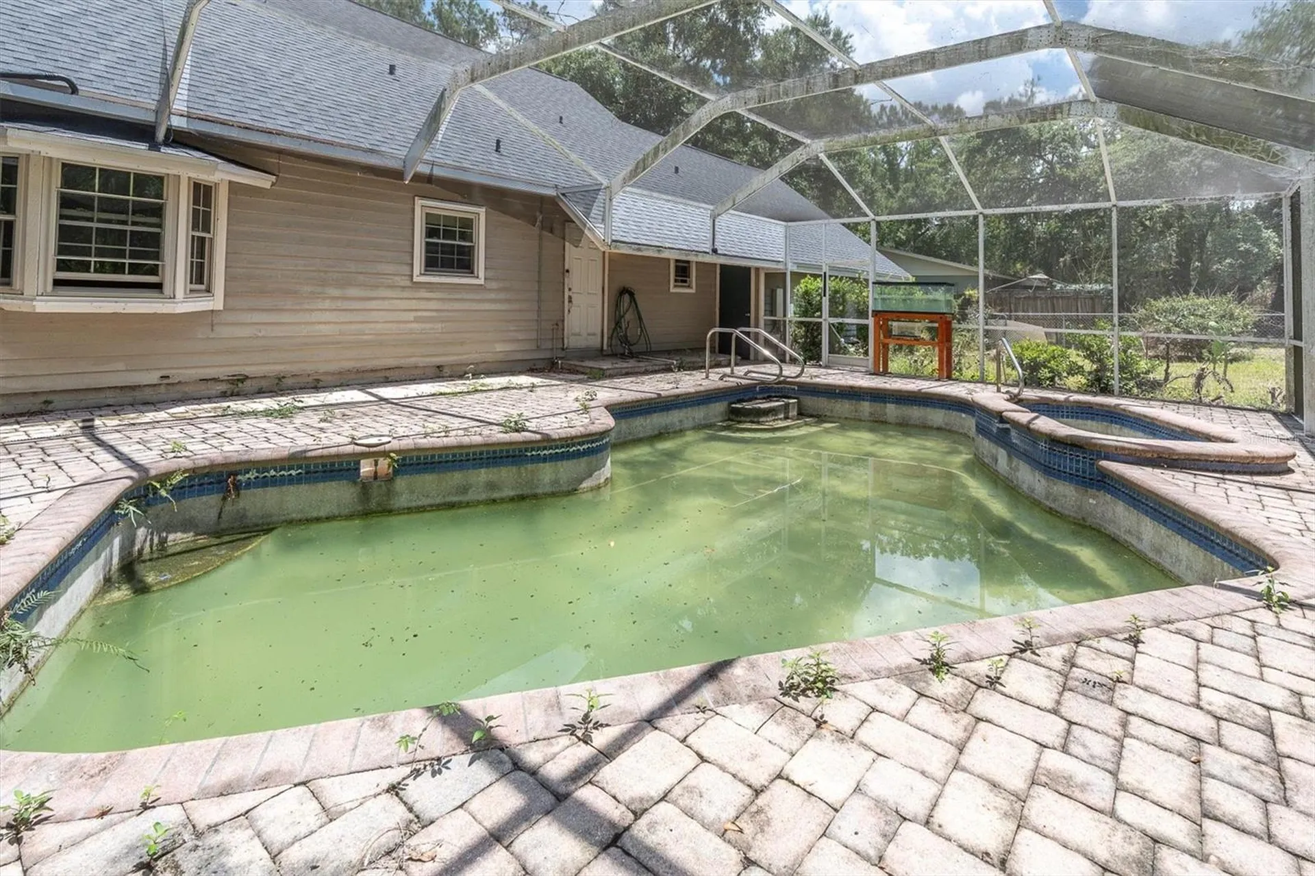 10422 N Woodmere Road Tampa FL 33617