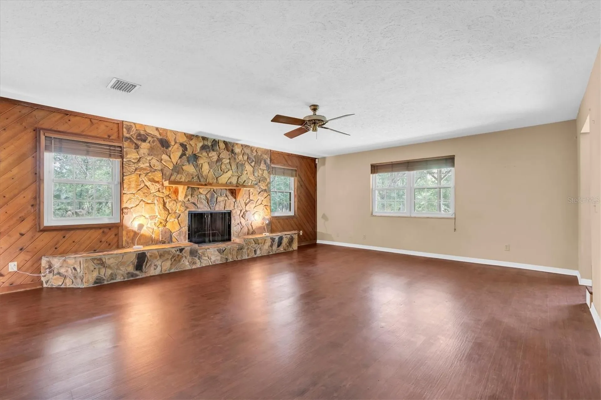 10422 N Woodmere Road Tampa FL 33617