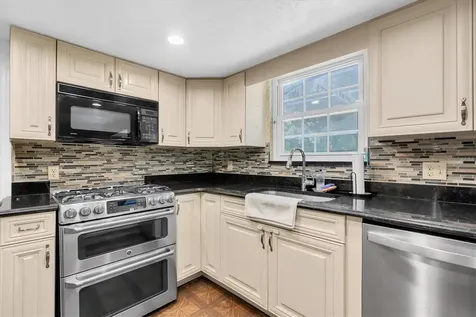 10422 N Woodmere Road Tampa FL 33617