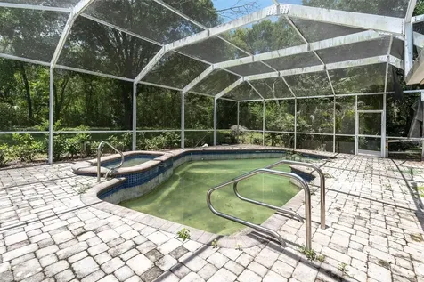 10422 N Woodmere Road Tampa FL 33617