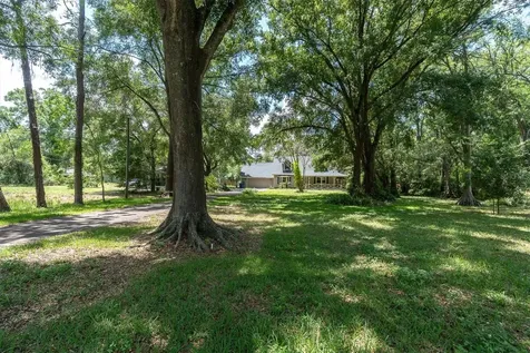 10422 N Woodmere Road Tampa FL 33617