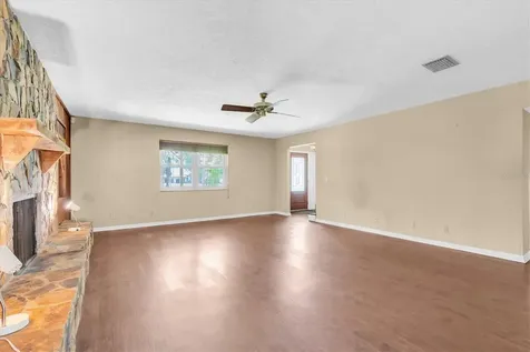 10422 N Woodmere Road Tampa FL 33617