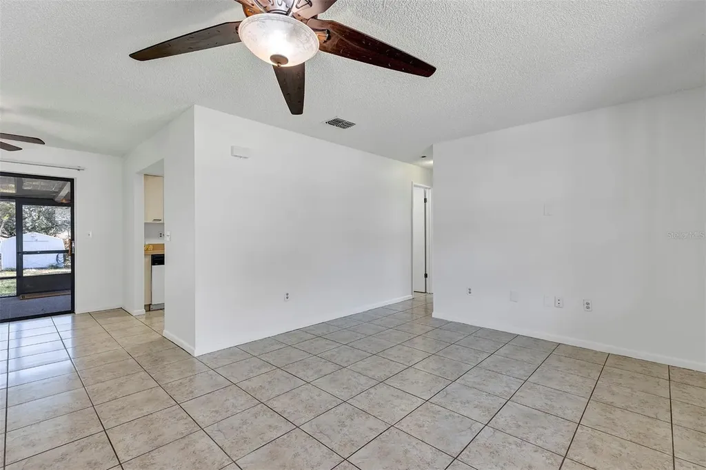606 Third Avenue Lady Lake FL 32159
