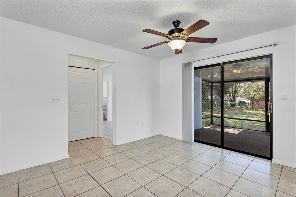 606 Third Avenue Lady Lake FL 32159