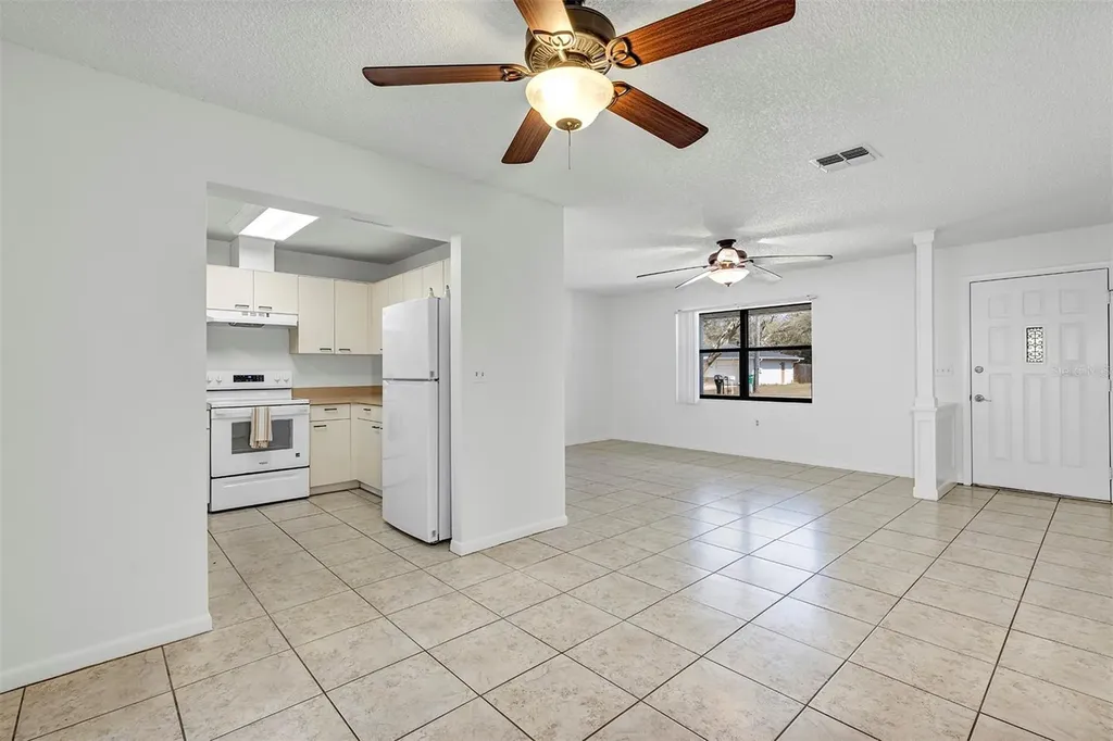 606 Third Avenue Lady Lake FL 32159