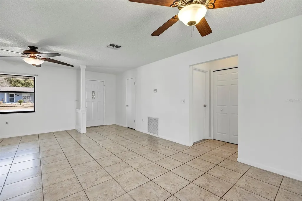 606 Third Avenue Lady Lake FL 32159