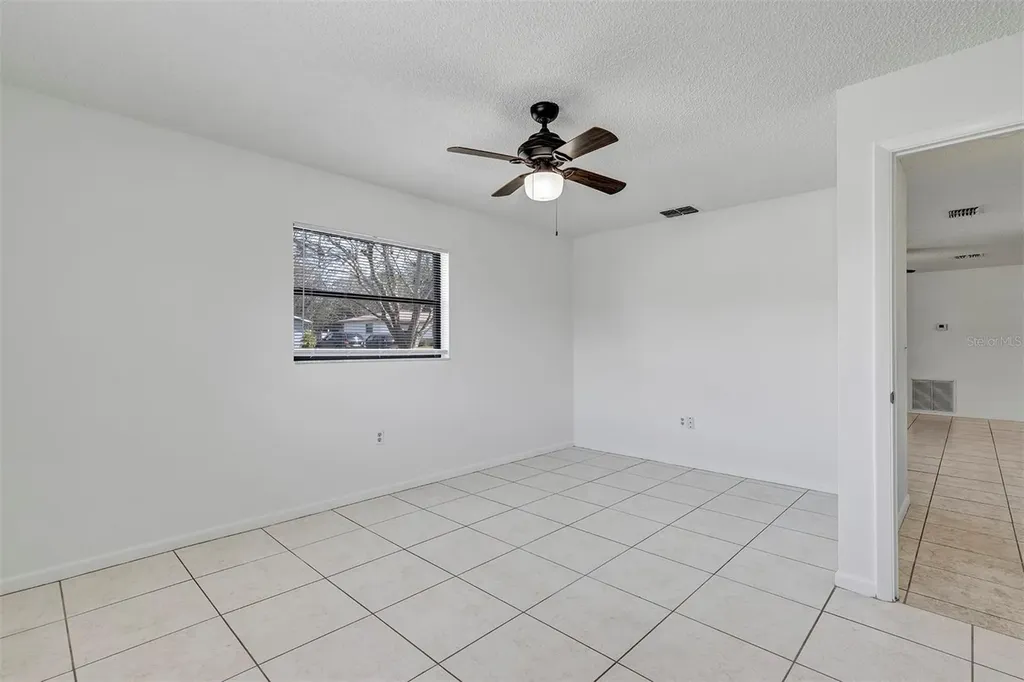606 Third Avenue Lady Lake FL 32159