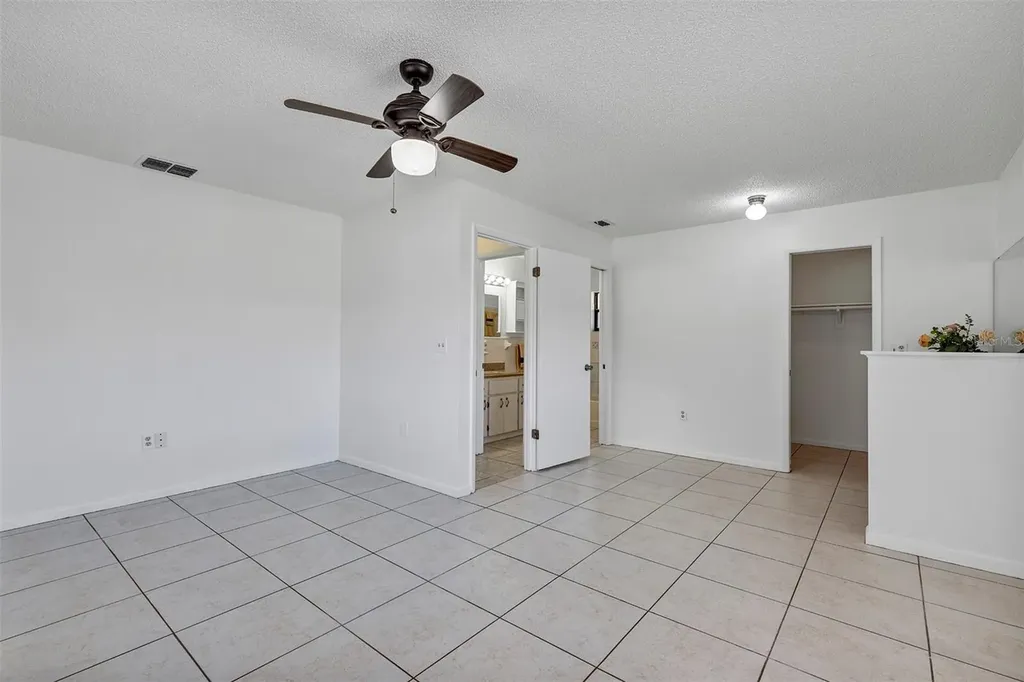 606 Third Avenue Lady Lake FL 32159