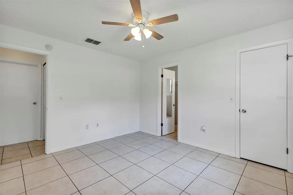 606 Third Avenue Lady Lake FL 32159