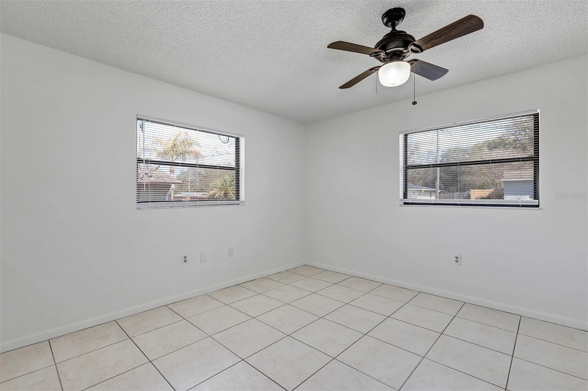 606 Third Avenue Lady Lake FL 32159
