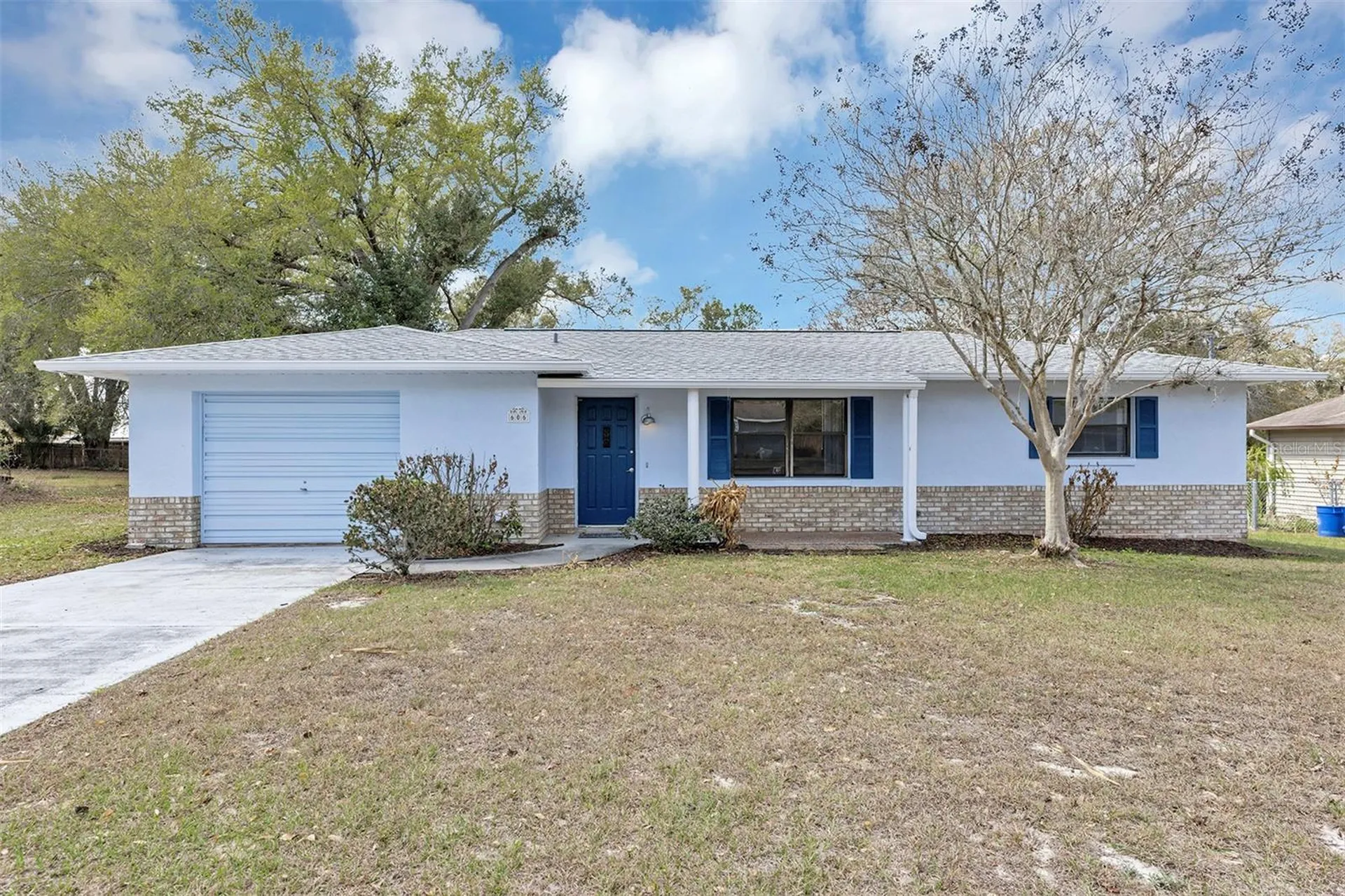 606 Third Avenue Lady Lake FL 32159