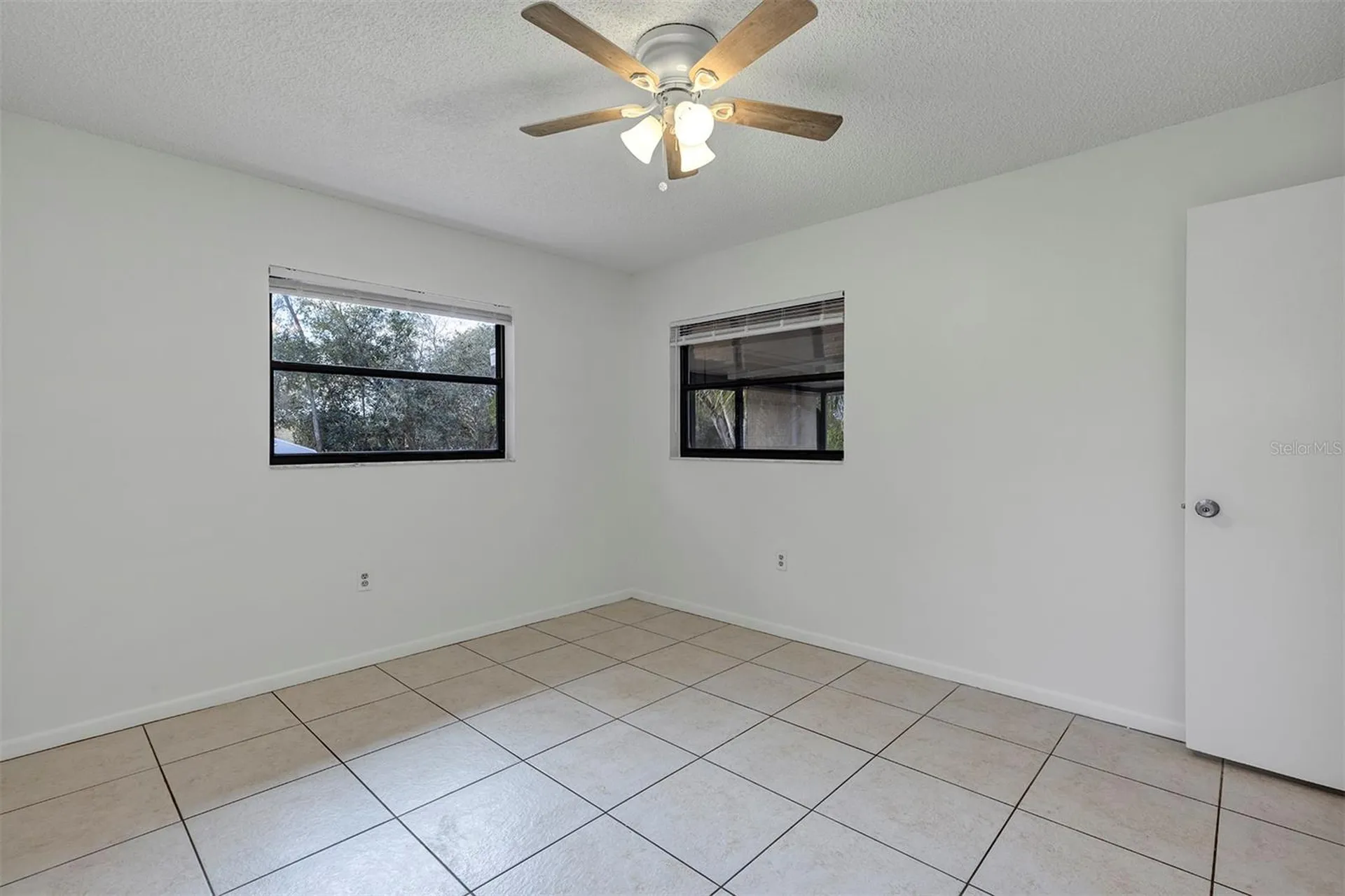 606 Third Avenue Lady Lake FL 32159