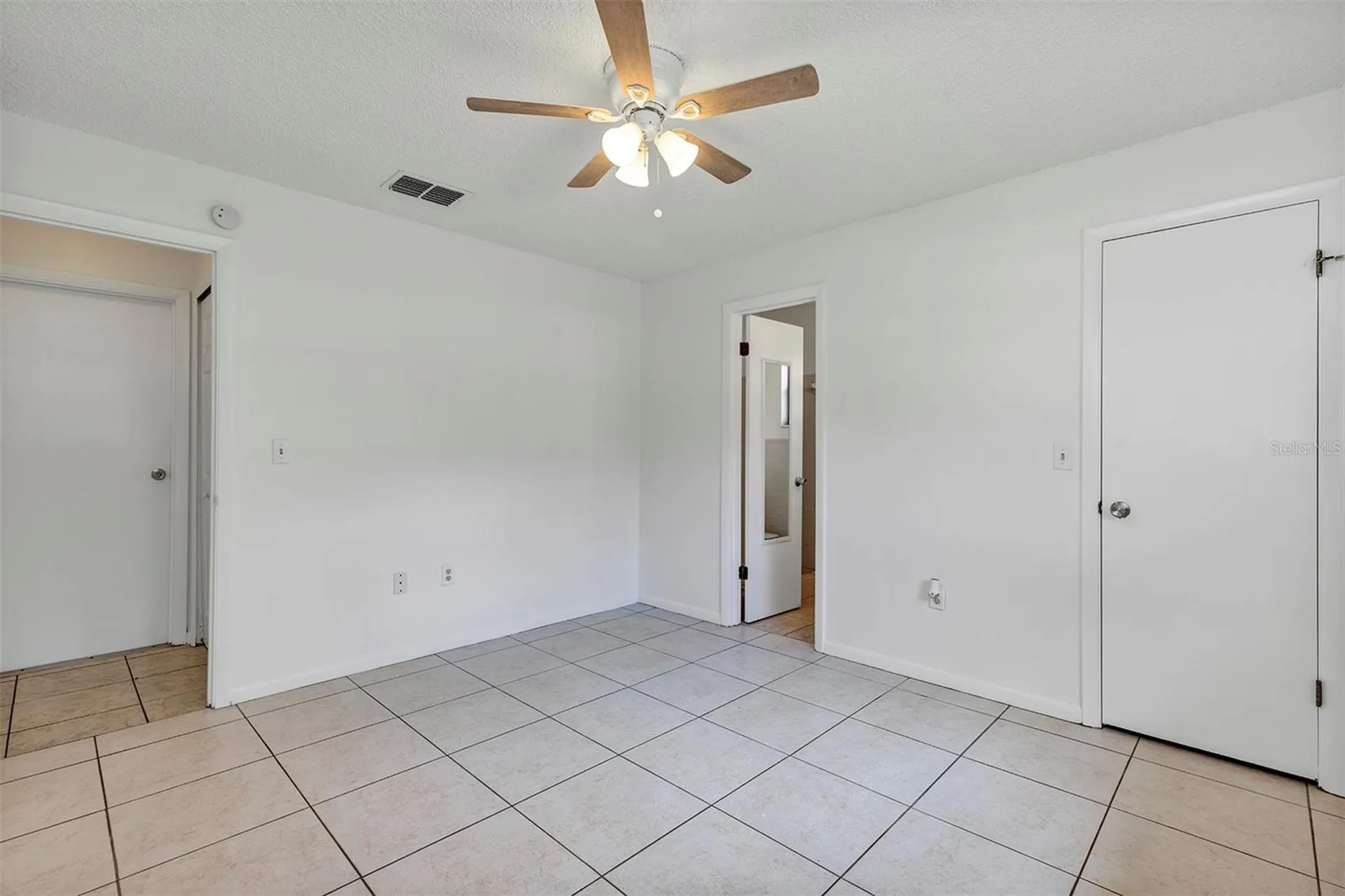 606 Third Avenue Lady Lake FL 32159