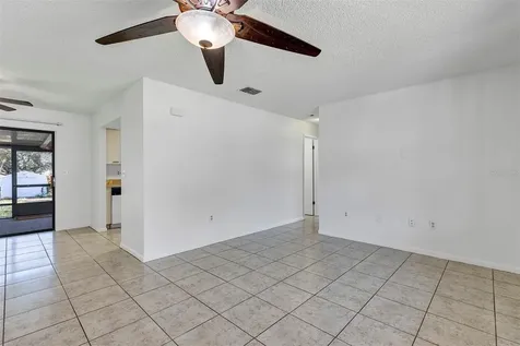 606 Third Avenue Lady Lake FL 32159