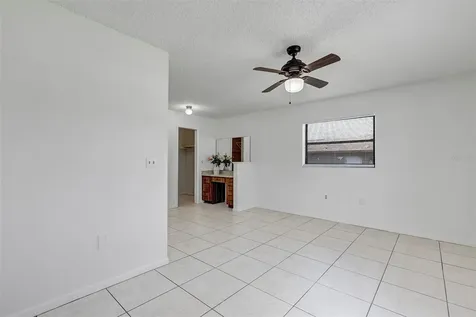 606 Third Avenue Lady Lake FL 32159