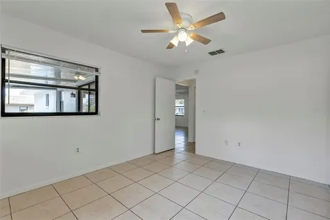 606 Third Avenue Lady Lake FL 32159