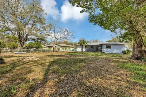 606 Third Avenue Lady Lake FL 32159