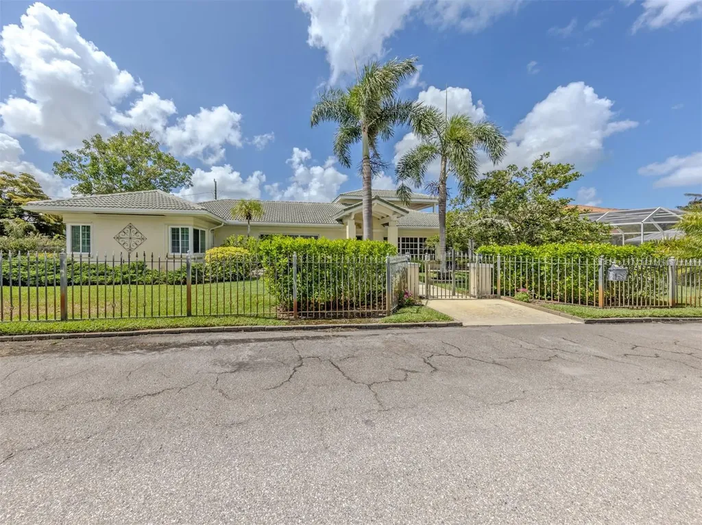 24 Gulf Manor Drive Venice FL 34285