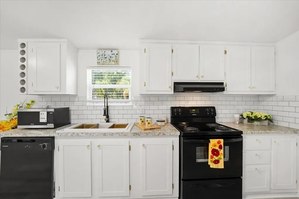 1137 Yaupon Street Daytona Beach FL 32117