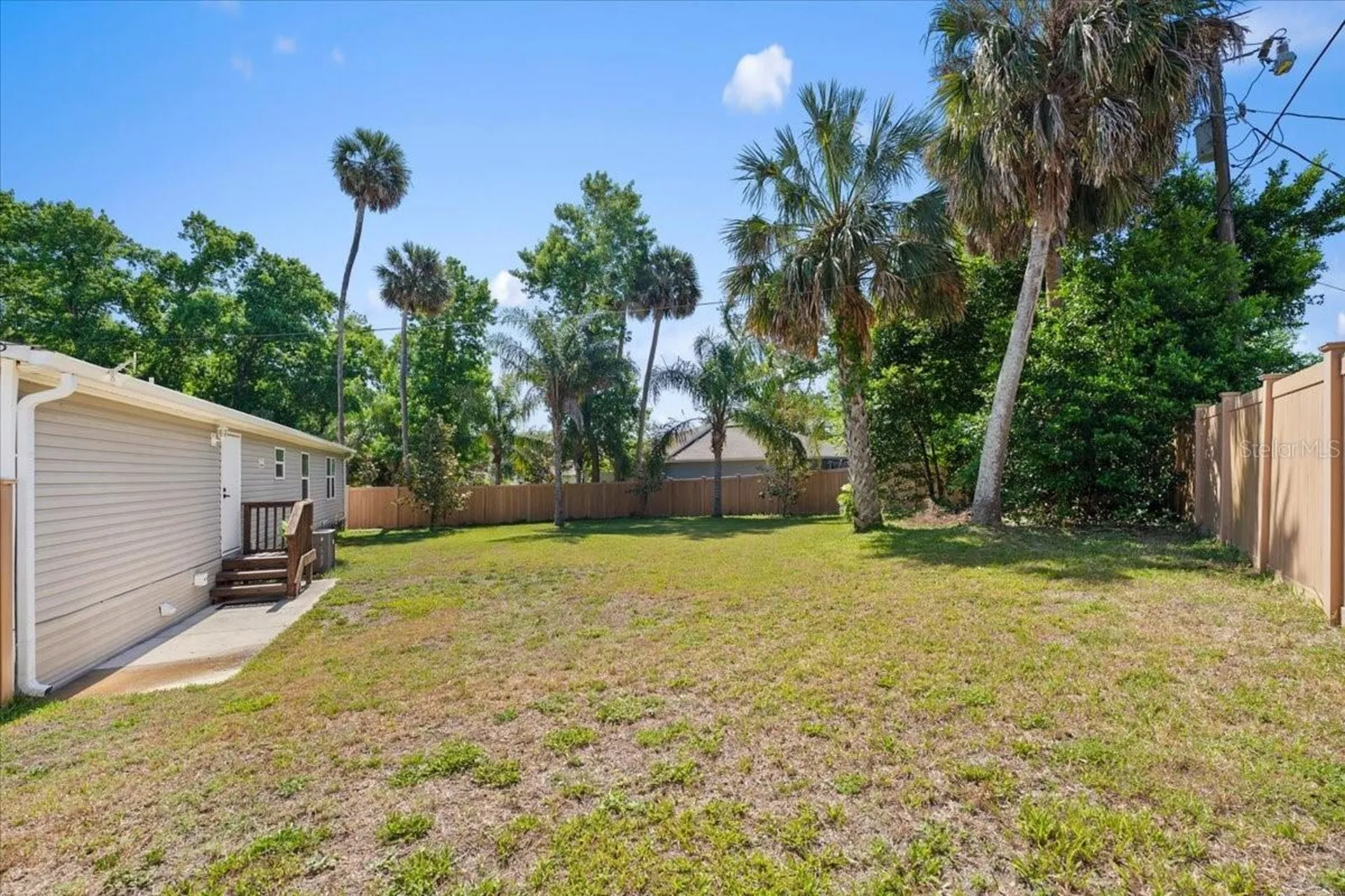 1137 Yaupon Street Daytona Beach FL 32117