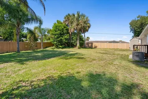 1137 Yaupon Street Daytona Beach FL 32117