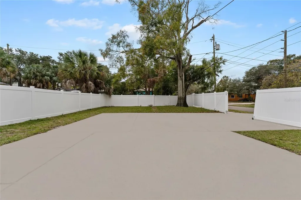 680 25th Avenue S St Petersburg FL 33705