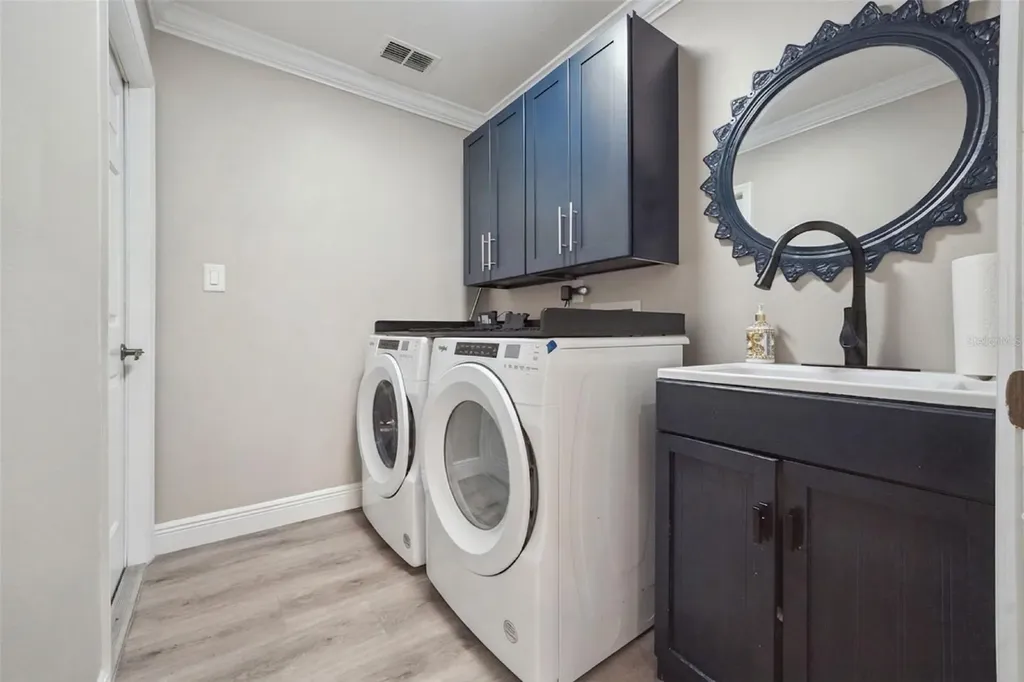 4750 Sawgrass Lake Circle Leesburg FL 34748