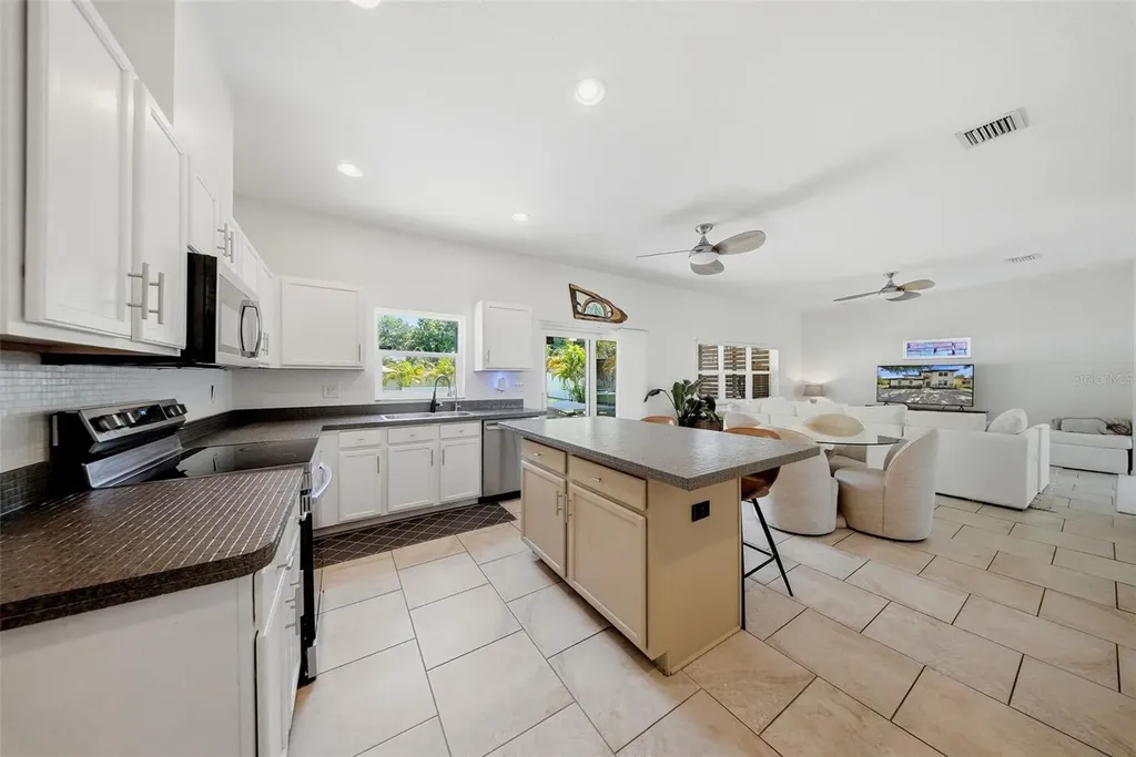 236 15th Avenue SE St Petersburg FL 33701