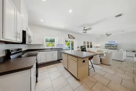 236 15th Avenue SE St Petersburg FL 33701
