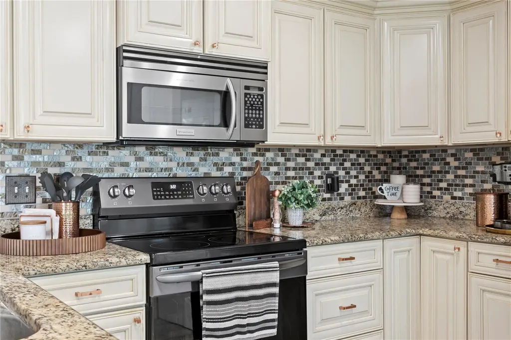5175 Coquina Key Drive SE St Petersburg FL 33705