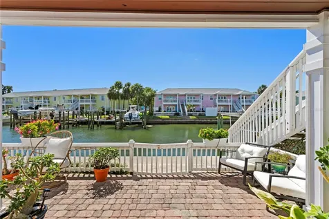 5175 Coquina Key Drive SE St Petersburg FL 33705