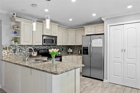 5175 Coquina Key Drive SE St Petersburg FL 33705