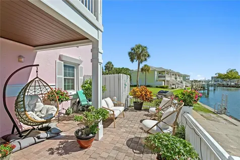 5175 Coquina Key Drive SE St Petersburg FL 33705