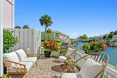 5175 Coquina Key Drive SE St Petersburg FL 33705