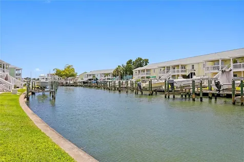 5175 Coquina Key Drive SE St Petersburg FL 33705