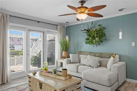 5175 Coquina Key Drive SE St Petersburg FL 33705