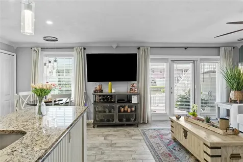 5175 Coquina Key Drive SE St Petersburg FL 33705